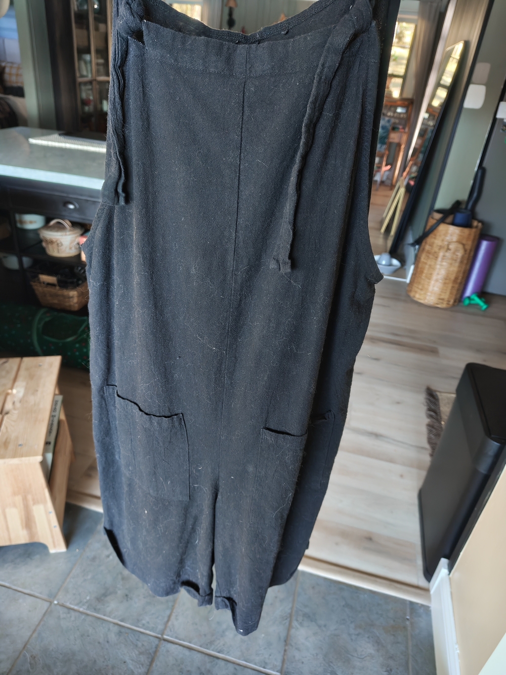 Vintage Black Sleeveless Midi Dress with Front Pockets